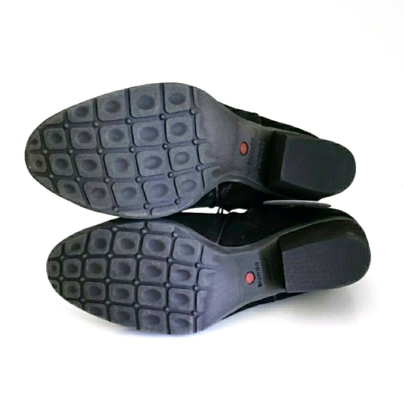 Blondo Villa Waterproof Suede Ankle Boots - Picture 7 of 8